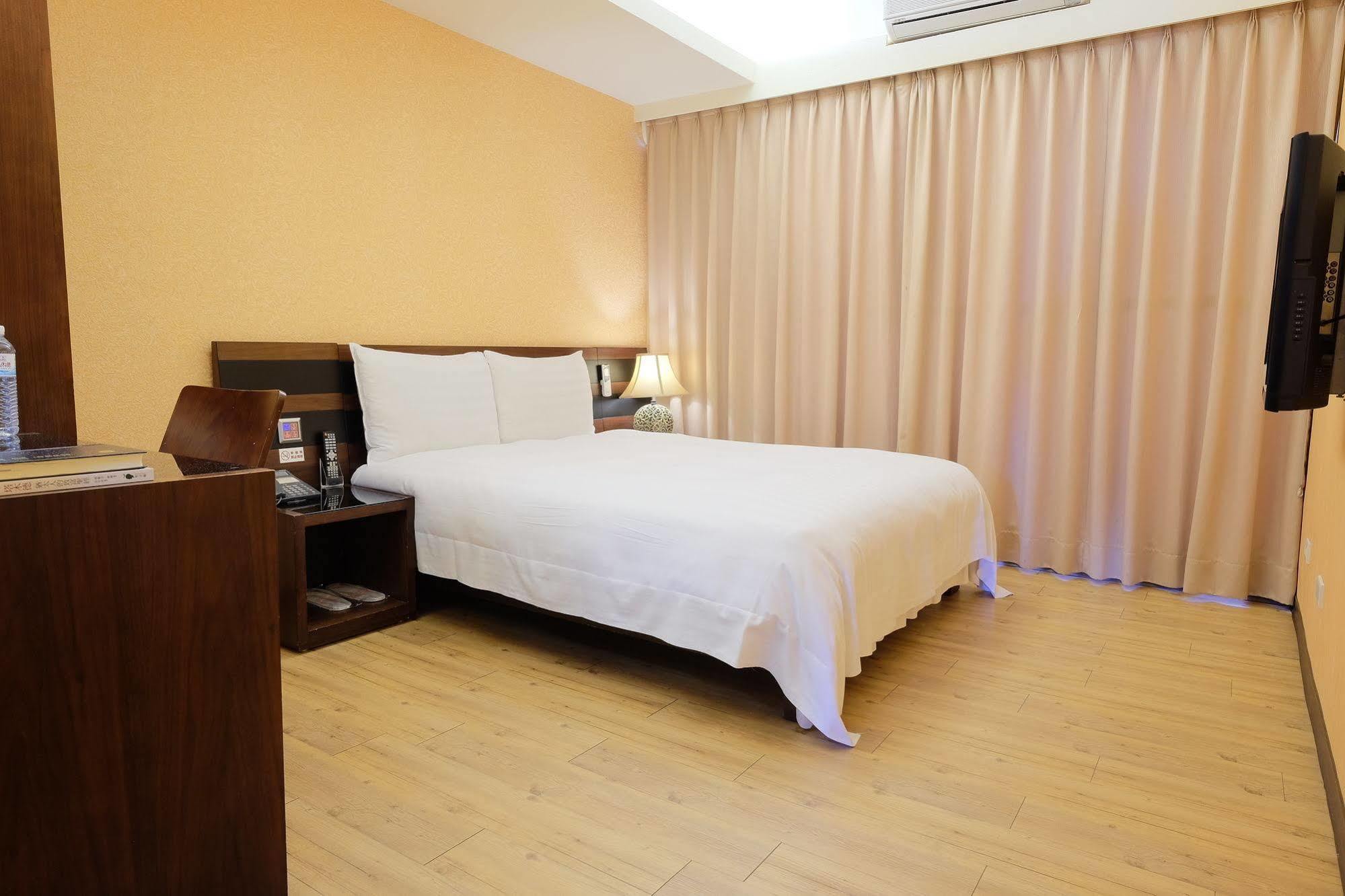 Talmud Hotel Gongyuan Ταϊχούνγκ Εξωτερικό φωτογραφία