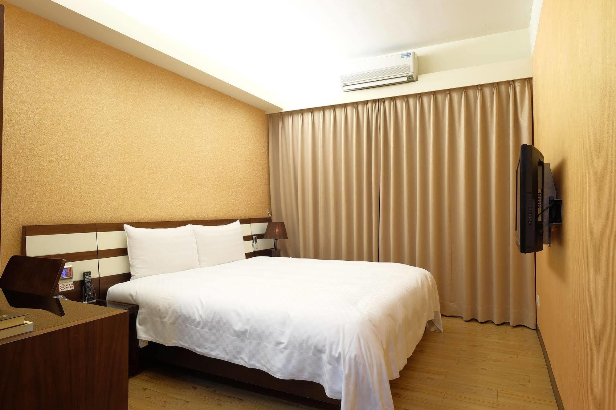 Talmud Hotel Gongyuan Ταϊχούνγκ Εξωτερικό φωτογραφία