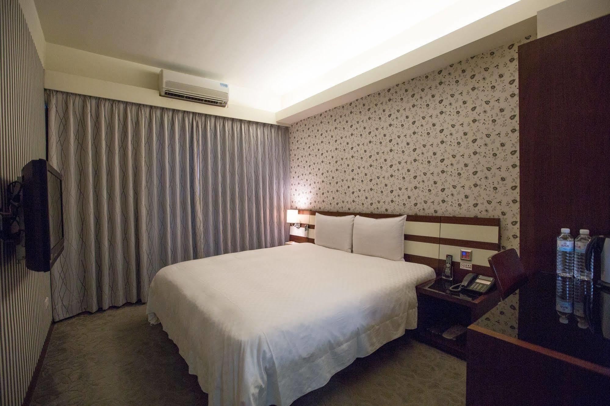 Talmud Hotel Gongyuan Ταϊχούνγκ Εξωτερικό φωτογραφία